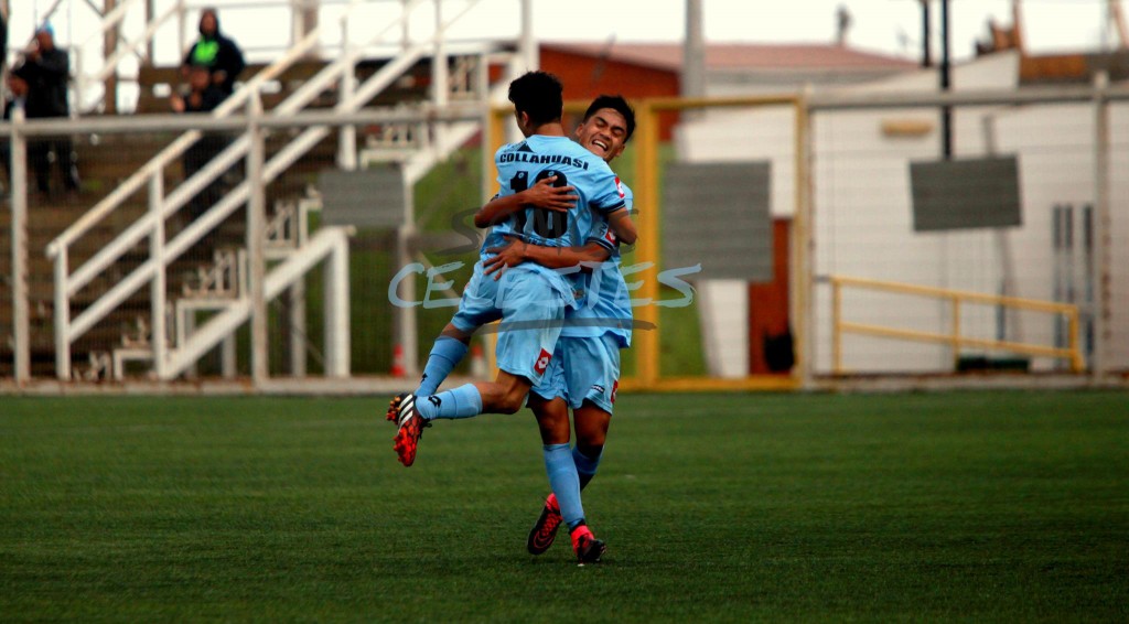 Celebrando el gol con todo (Foto: Pablo Vásquez) 