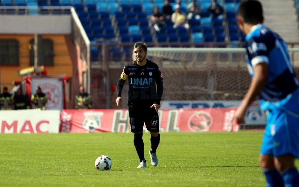 Mauricio Zenteno regresa a comandar la defensa junto a Tomás Charles.