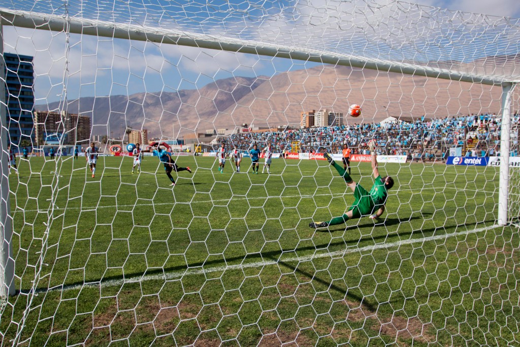 Bustamante marcó de penal para el 2-2 FOTO: Johan Berna